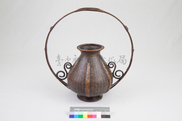 竹籐編桃心形花器藏品圖，第1張