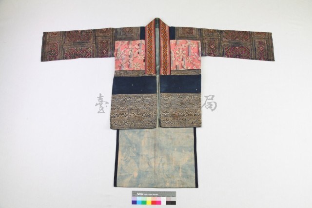 貴州納雍、織金、雲南普定交界一帶苗族女盛裝-長袖上衣藏品圖，第1張