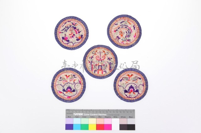 米白緞地彩繡客家看花組藏品圖，第1張
