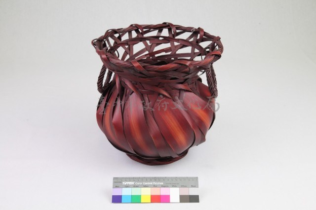竹編十片斜紋圓形花器藏品圖，第1張