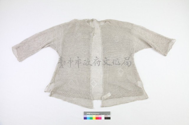 白棉麻鉤紗菱花紋圓領開襟男內衫藏品圖，第1張