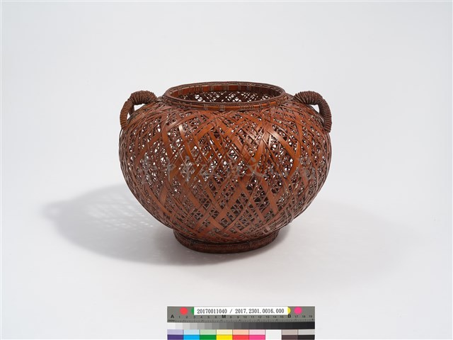 「林間」竹籐三角編交錯紋圓形花器藏品圖，第5張