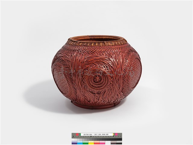 「六個圓」竹籐編交錯紋圓形花器藏品圖，第5張
