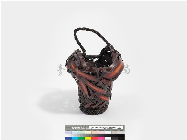 竹籐編三角紋牛頭形掛花籃藏品圖，第3張