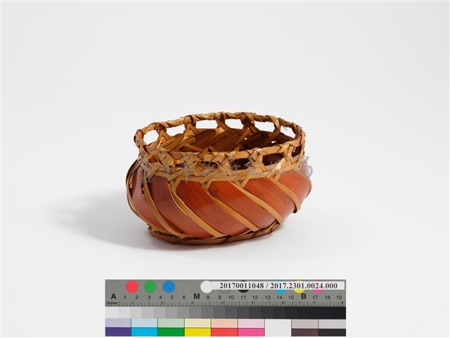 竹編斜紋橢圓形花器藏品圖，第3張