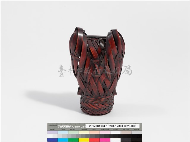 竹編三角紋蟬形花器藏品圖，第3張