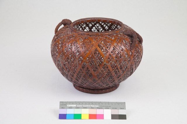 「林間」竹籐三角編交錯紋圓形花器藏品圖，第12張