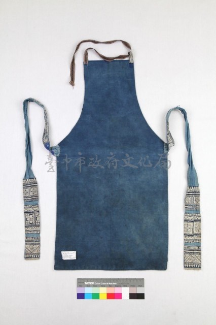 貴州黃平亻革家蠟染胸兜   藏品圖，第2張