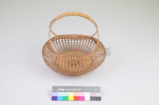 竹籐編格紋圓形掛花籃藏品圖，第11張