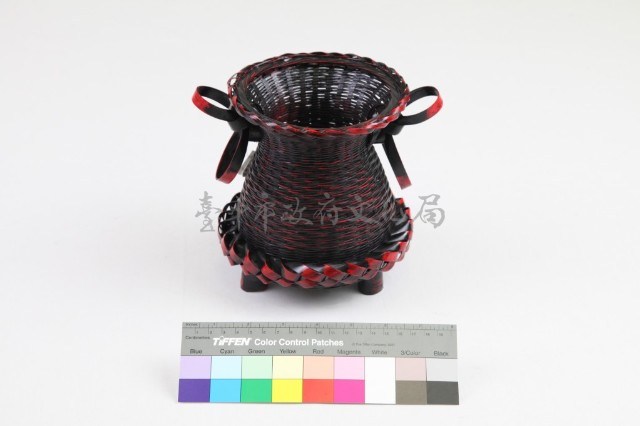 竹編斜紋三足燈台形花器 藏品圖，第12張