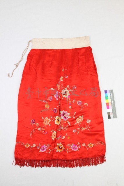 黑衣紅裙絲質刺繡新娘禮服-裙藏品圖，第2張