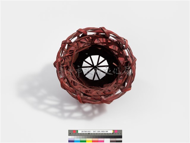 竹編十片斜紋圓形花器藏品圖，第7張