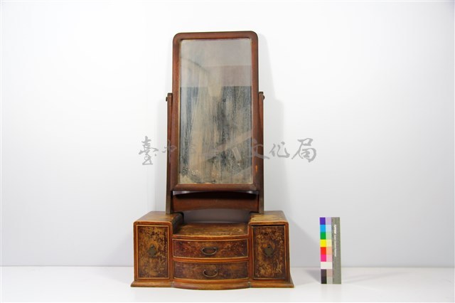 梳妝臺藏品圖，第1張