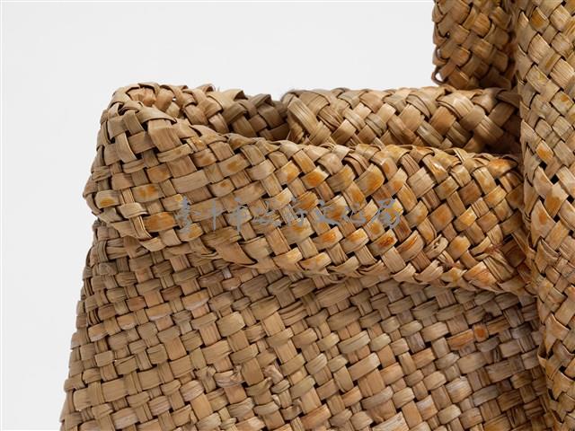 藺草編織橢圓底木質扣鈕手提袋藏品圖，第8張