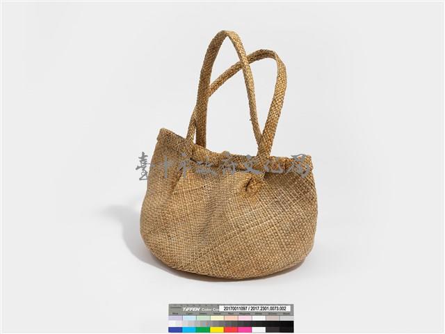 藺草編織橢圓底木質扣鈕手提袋藏品圖，第4張
