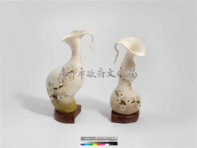 王冰瑞羊毛氈作品「依靠」藏品圖，第1張