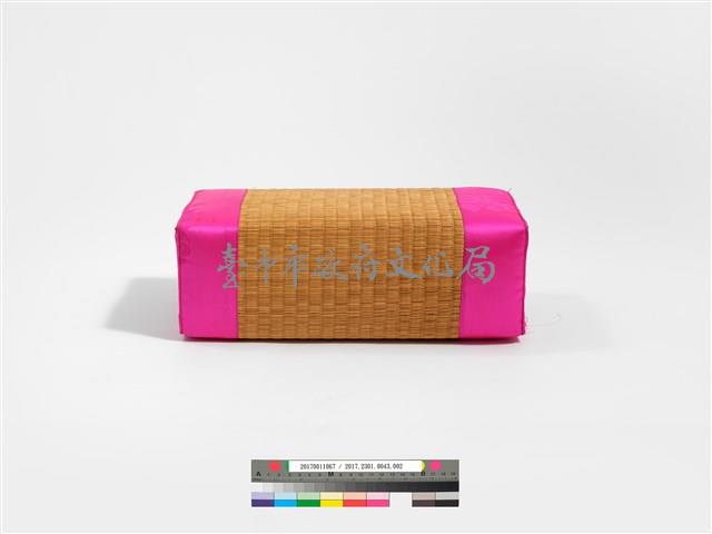 韓國草編桃粉緞飾長壽枕藏品圖，第2張