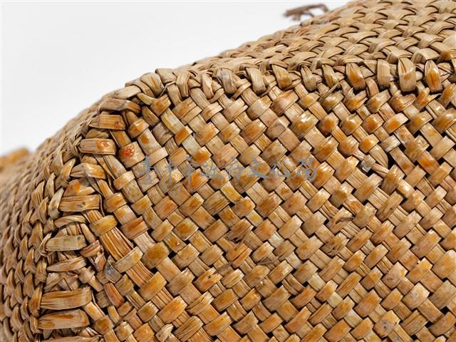 藺草編織長方底捲花扣鈕手提袋藏品圖，第9張