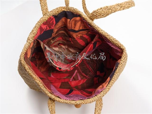 藺草編織長方底木質扣鈕手提袋藏品圖，第9張