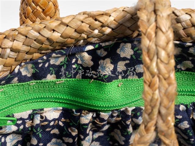 藺草編織長方底捲花扣鈕手提袋藏品圖，第10張