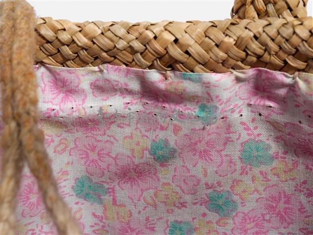 藺草編織橢圓底木質扣鈕手提袋藏品圖，第10張