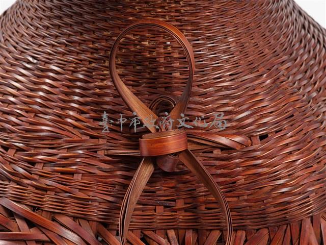 「亂中有緒」竹編玫瑰紋花器藏品圖，第10張