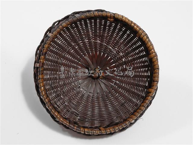 竹籐編之字紋心形有蓋甕藏品圖，第10張