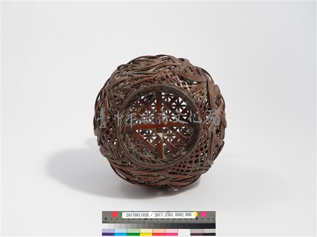 竹籐斜紋編蝶繞折沿圓形花器藏品圖，第8張