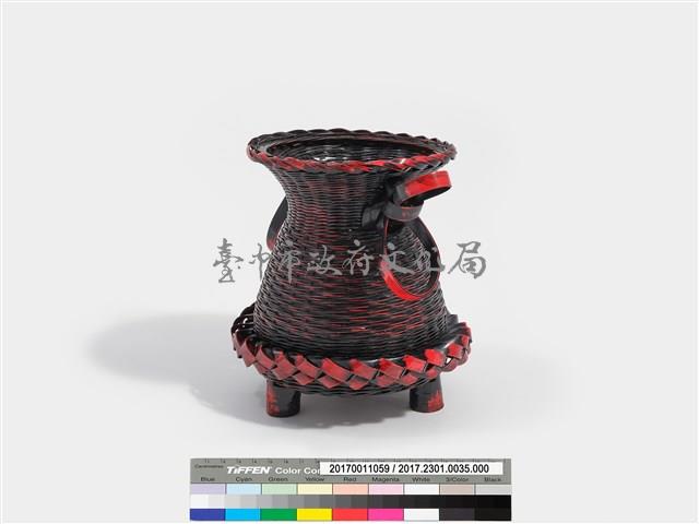竹編斜紋三足燈台形花器 藏品圖，第4張