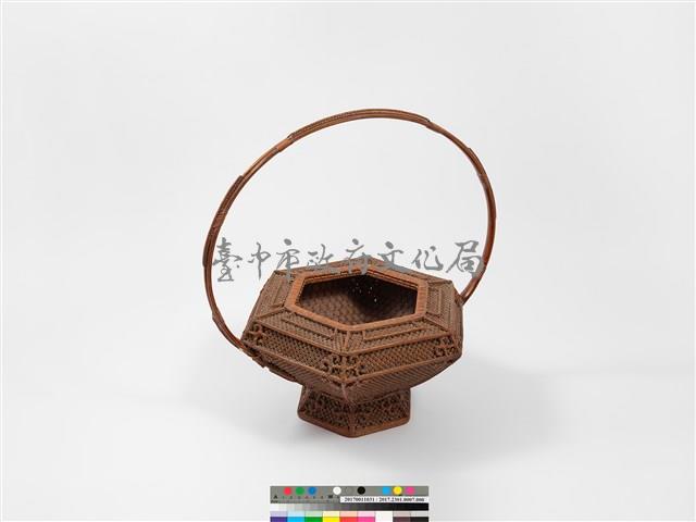 竹籐銅錢勾紋六角形掛花籃藏品圖，第2張
