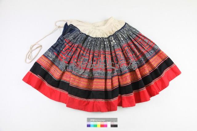 貴州望謨苗族蠟染挑花貼布女百褶裙藏品圖，第1張