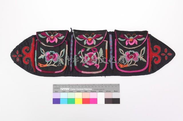 繡花三摺褡褳荷包藏品圖，第1張