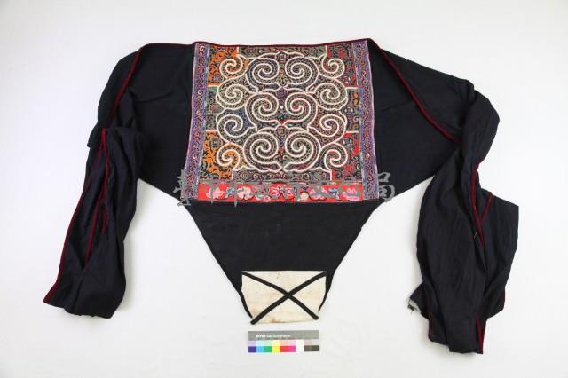 雲南馬關壯族貼花繡花揹扇 藏品圖，第1張