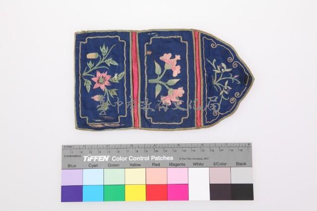 藍緞地彩繡花卉紋褡褳荷包藏品圖，第1張