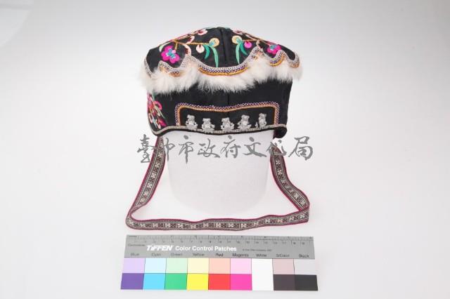 黑底繡花狀元帽藏品圖，第1張