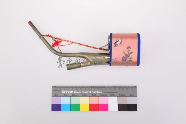 粉紅緞地鑲藍邊花蝶紋水煙袋藏品圖，第1張