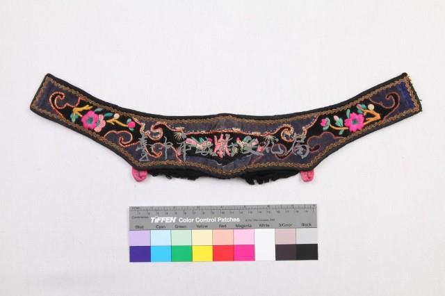 黑絨地貼布彩繡雙雞拱壽圖短圈藏品圖，第1張