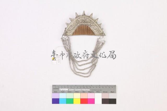 貴州丹寨苗族女盛裝-銀梳髮飾藏品圖，第1張