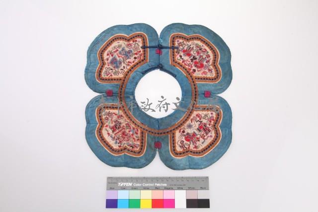 藍綠地四葉戲曲人物圍雲肩藏品圖，第1張