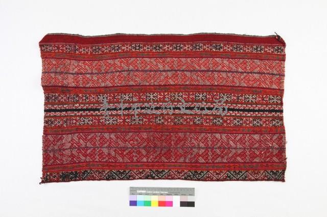 紅地幾何紋織布藏品圖，第1張