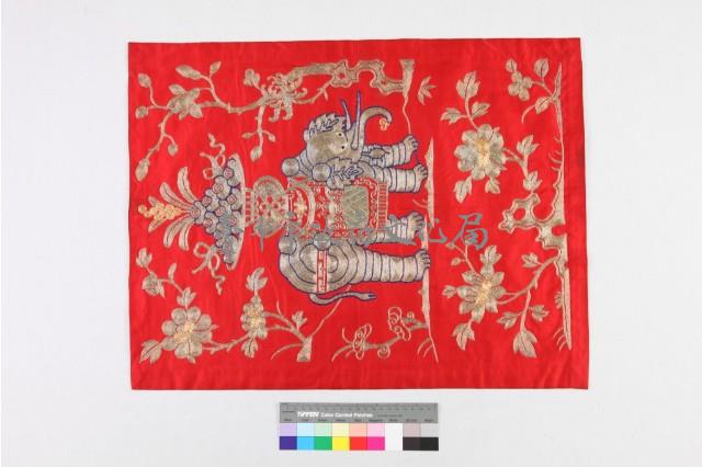 紅地盤金繡太平有象紋鏡藏品圖，第1張