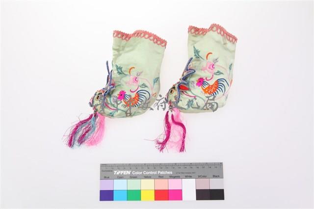 綠緞地鳳頭繡花嬰兒鞋套 -1藏品圖，第1張