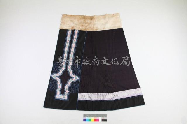 黑綢地貼飾如意紋馬面百褶裙-1藏品圖，第1張