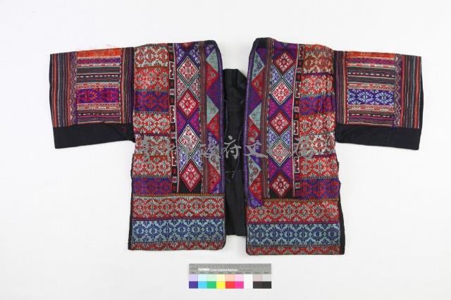 貴州雷山苗族女盛裝衣藏品圖，第1張