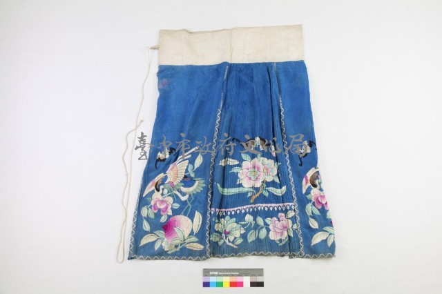 藍緞地提花花鳥紋魚鱗百褶裙藏品圖，第1張