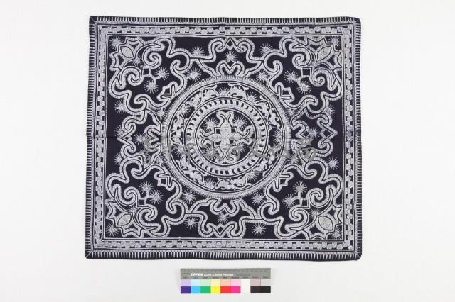 貴州黃平亻革家蠟染方巾藏品圖，第1張