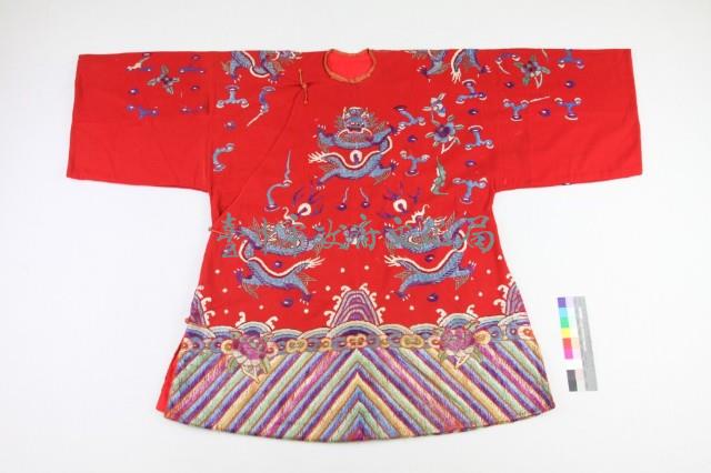 紅地蟠龍紋戲服藏品圖，第1張