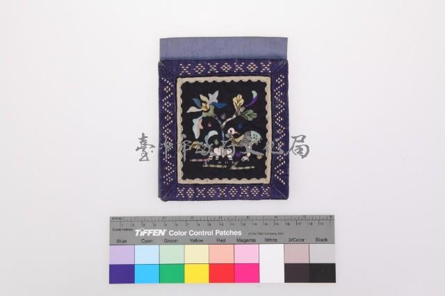 黑絨地彩繡花鳥紋單面方形荷包藏品圖，第1張