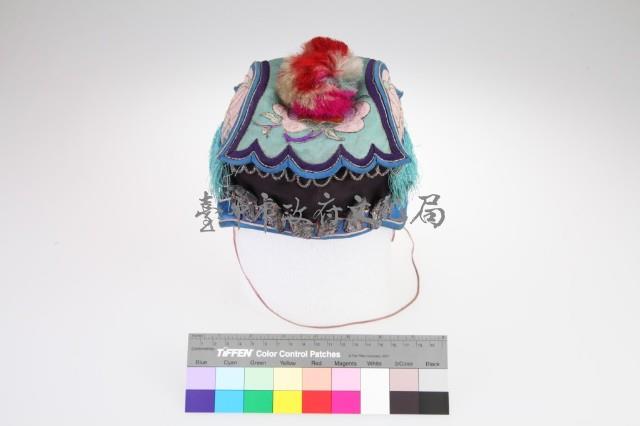 淺藍緞地彩繡花鳥紋八仙狀元童帽藏品圖，第1張