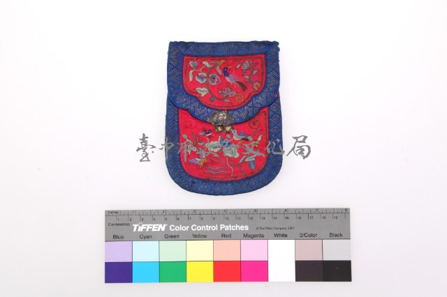 紅緞地彩繡花鳥紋單面方形荷包藏品圖，第1張
